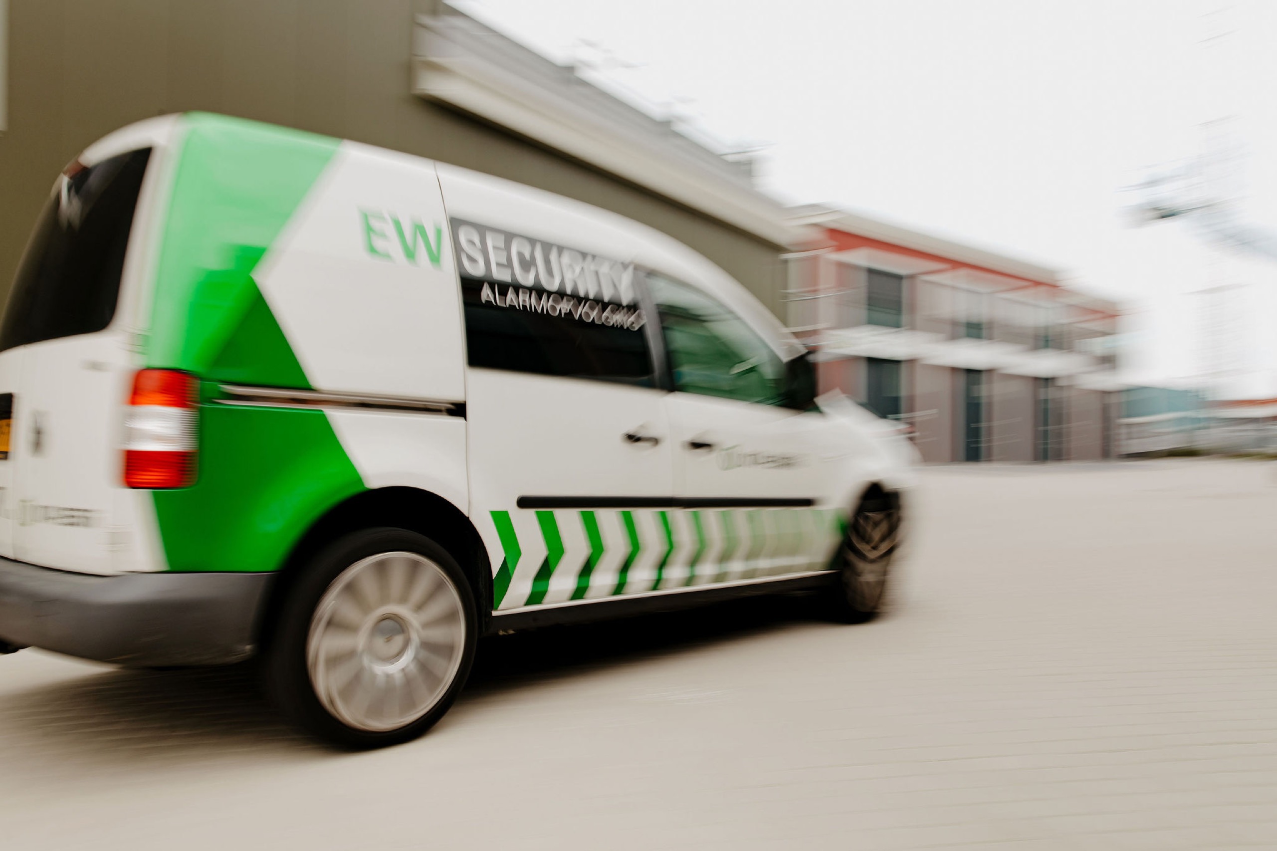 EW Security-bedrijfsbus onderweg voor alarmopvolging