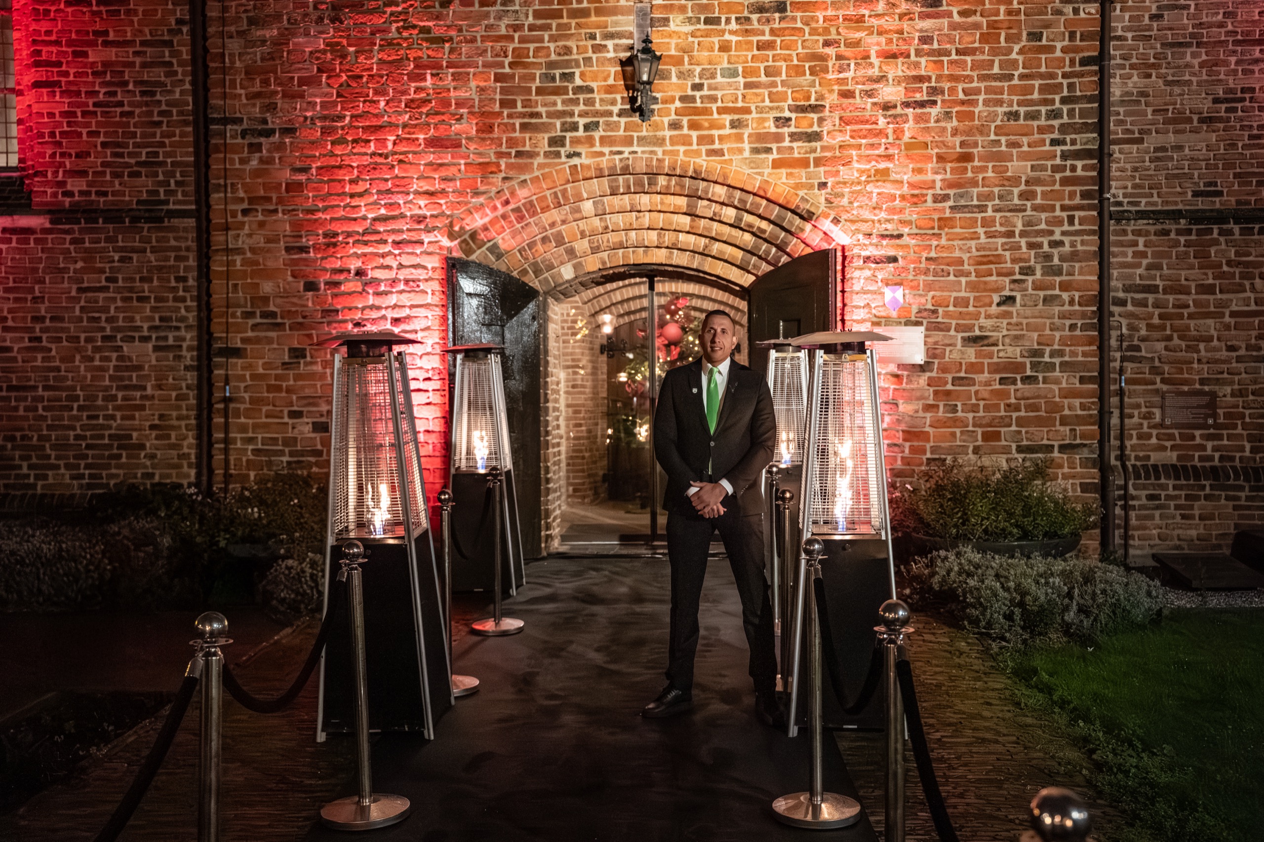 Beveiliger van EW Security bij de entree van een evenement